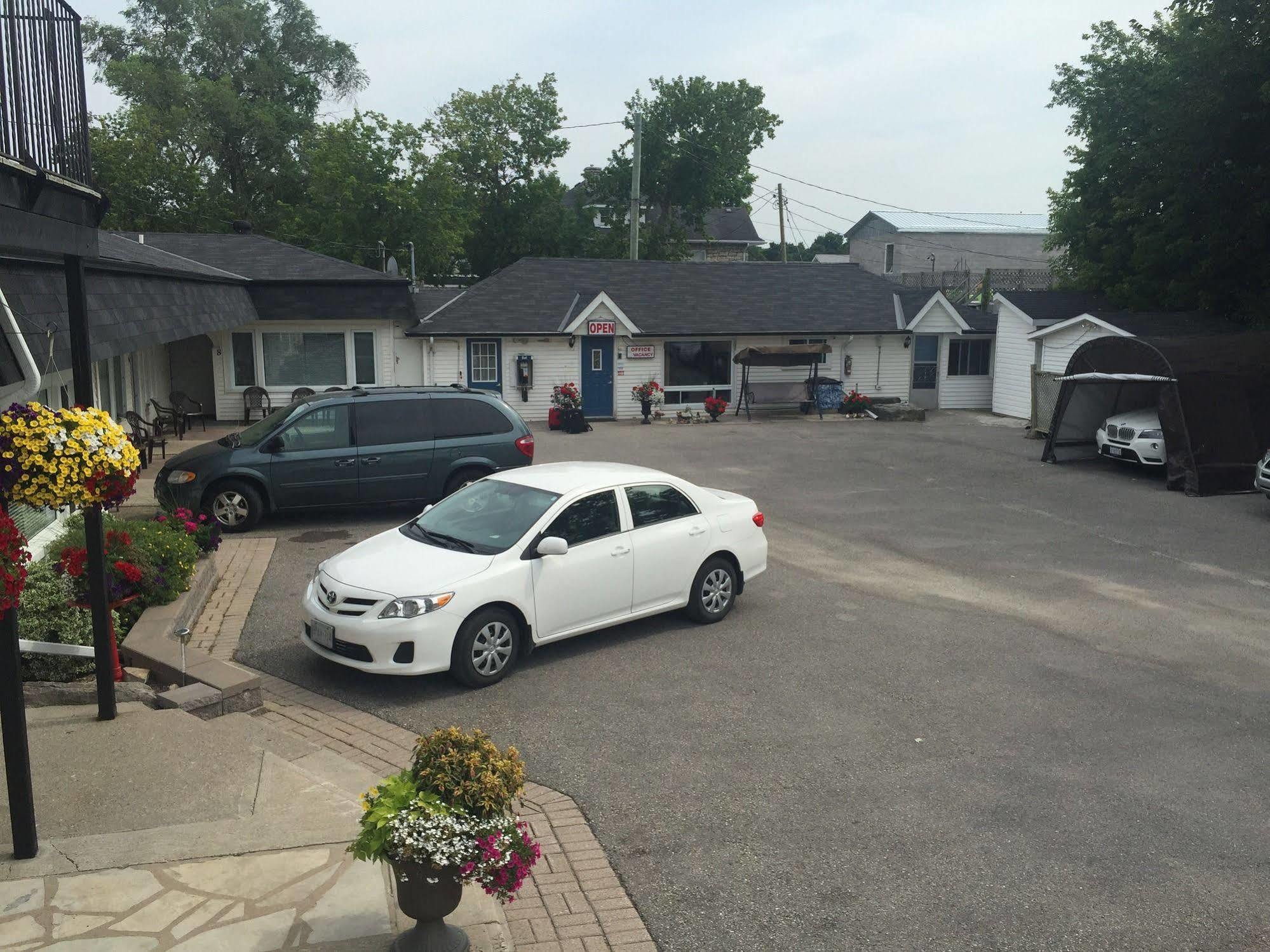 New Rockland Motel Bobcaygeon Buitenkant foto